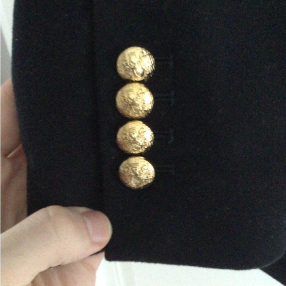 Blazer - Picture 2 of 4